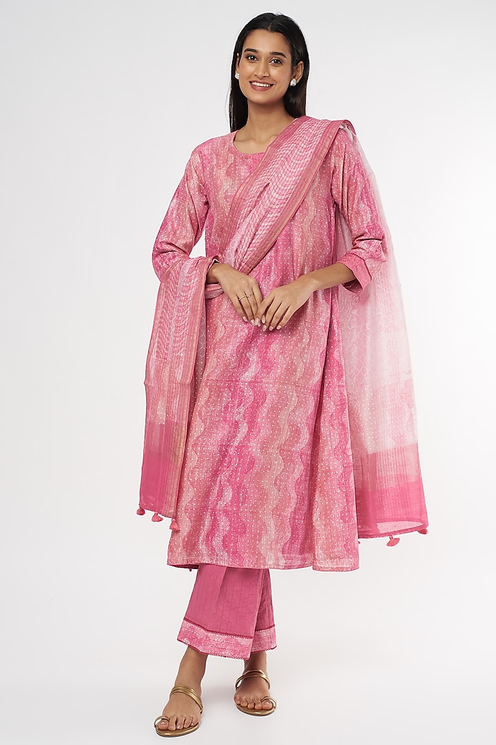 Pink Printed Kurta Set by Turaja