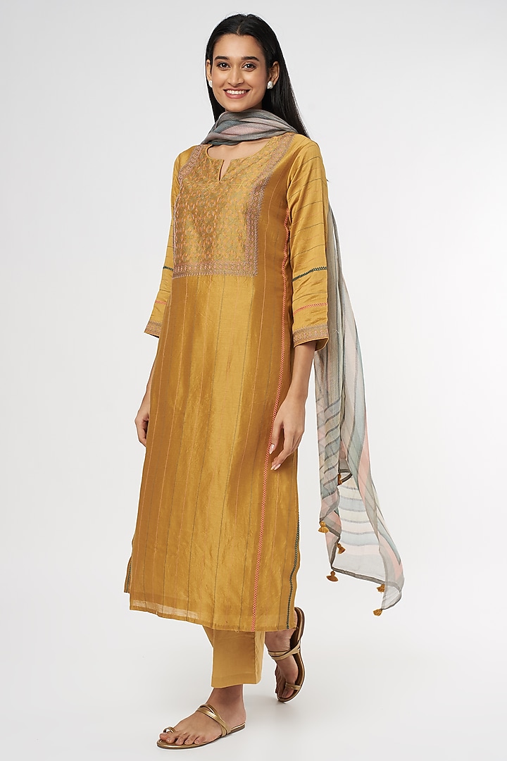 Mustard Embroidered Kurta Set by Turaja at Pernia's Pop Up Shop