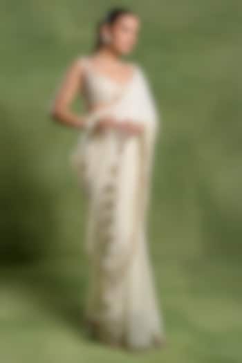 Ivory Silk Crepe Bead & Cutdana Embellished Wedding Saree Set by TUHINA SRIVASTAVA at Pernia's Pop Up Shop