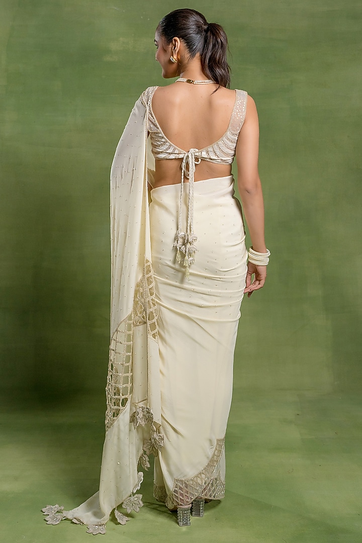 Ivory Silk Crepe Bead & Cutdana Embellished Wedding Saree Set by TUHINA SRIVASTAVA at Pernia's Pop Up Shop