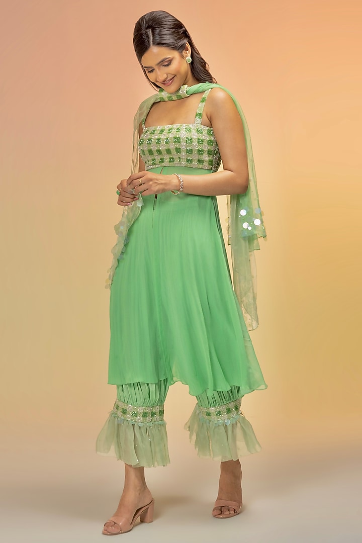 Green Tulle Embroidered Kurta Set by TUHINA SRIVASTAVA at Pernia's Pop Up Shop