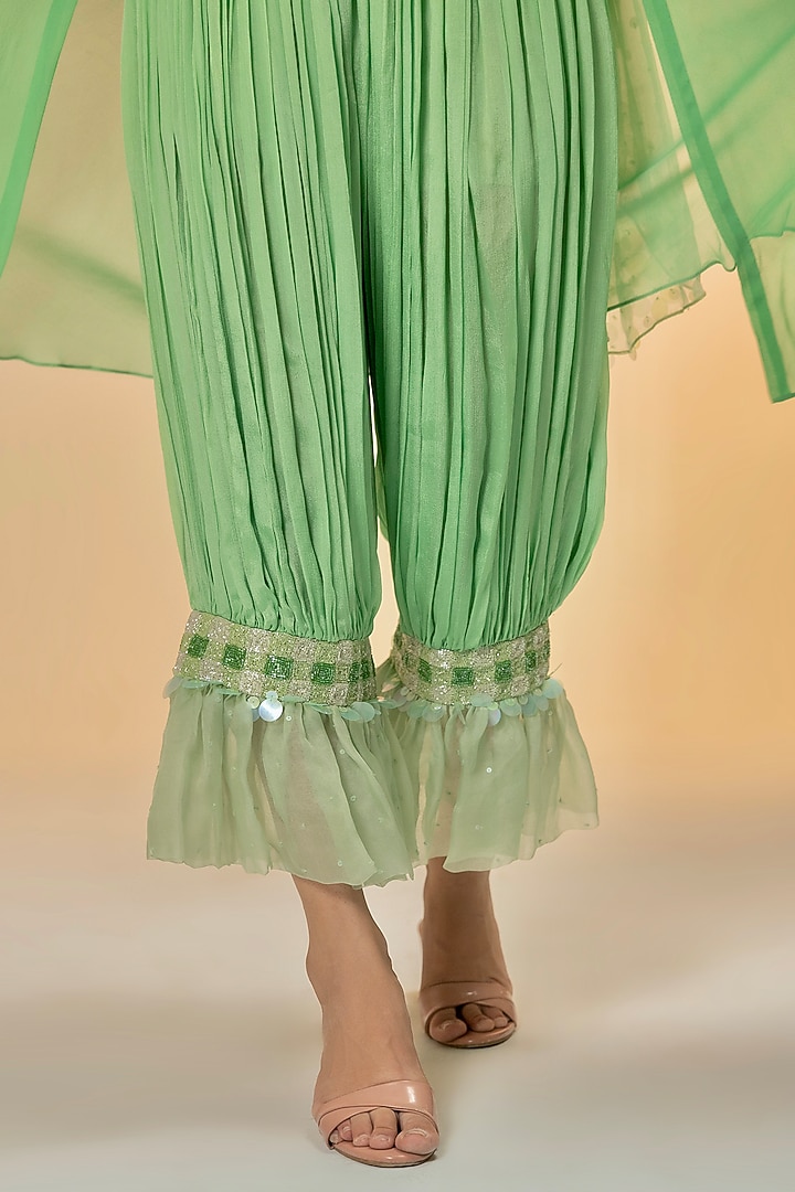 Green Tulle Embroidered Kurta Set by TUHINA SRIVASTAVA at Pernia's Pop Up Shop