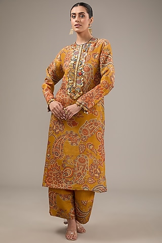 Yellow Tissue Organza Paisley Printed & Aari Hand Embroidered Kurta Set by Taavare