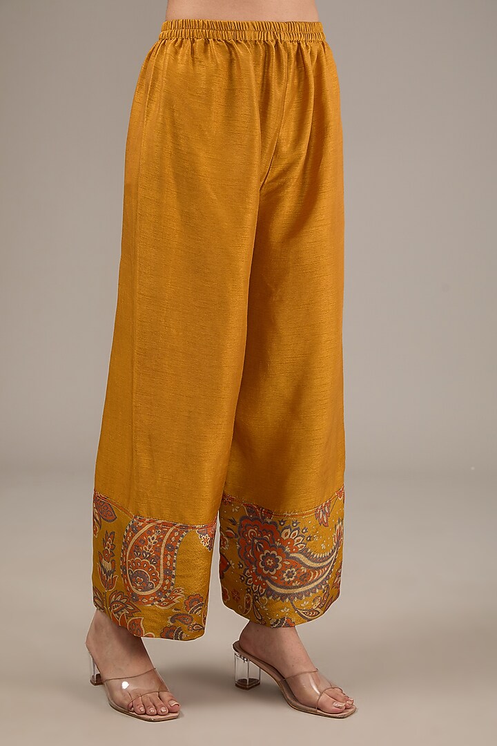 Yellow Tissue Organza Paisley Printed & Aari Hand Embroidered Kurta Set by Taavare at Pernia's Pop Up Shop