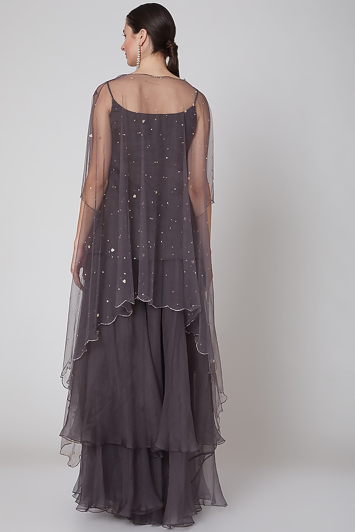 Grey Aari Embroidered Kurta Set by Taavare at Pernia's Pop Up Shop