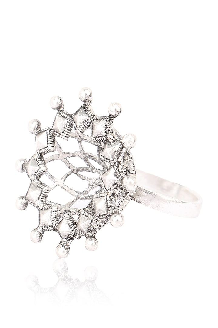Tanvi Garg presents Silver finish beads flower ring available only at Pernia's Pop Up Shop.
