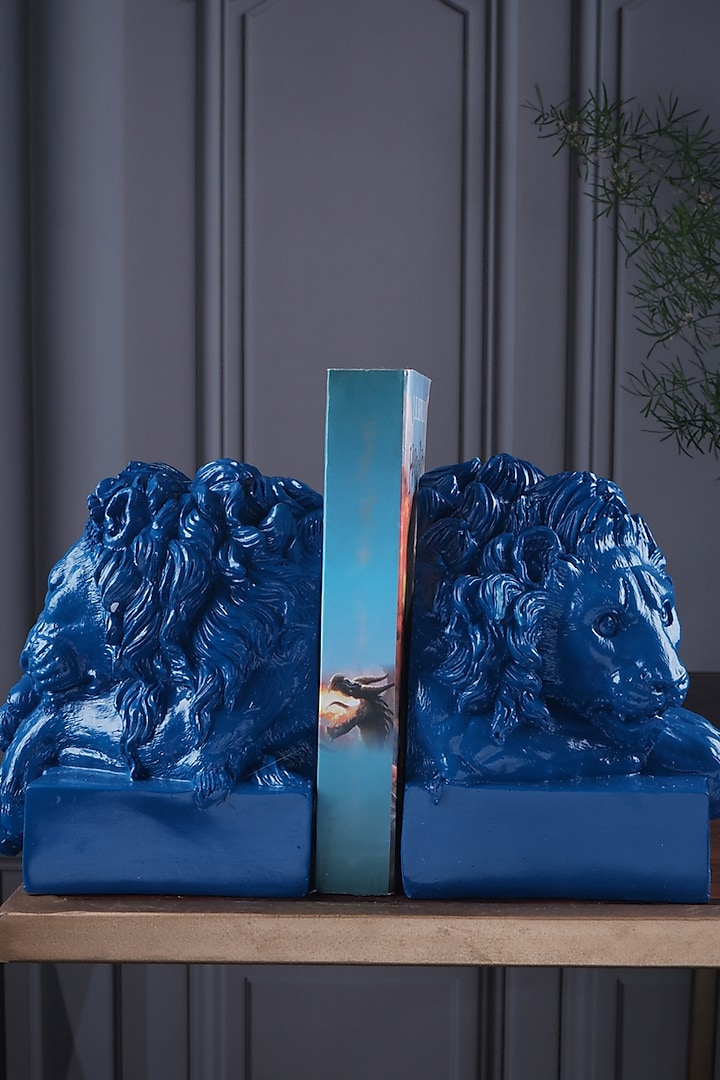 Midnight Blue Polyresin Lion Bookend (Set Of 2) by The White Ink Decor