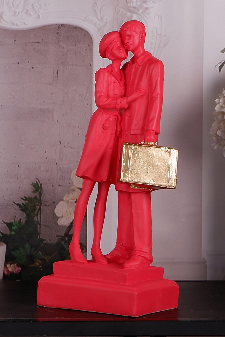 Red Polyresin Antique Couple Showpiece by The White Ink Decor at Pernia's Pop Up Shop