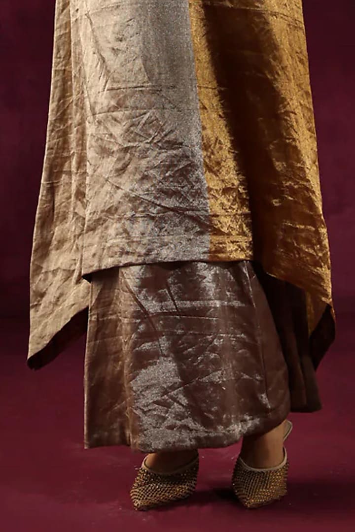 Gold & Silver Banarasi Tissue Mirror Embellished Kurta Set by Twenty Nine at Pernia's Pop Up Shop