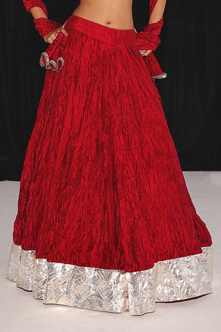 Red Crushed Silk Wedding Lehenga Set by Twenty Nine at Pernia's Pop Up Shop