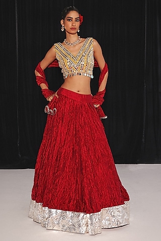 Red Crushed Silk Dupatta by Twenty Nine