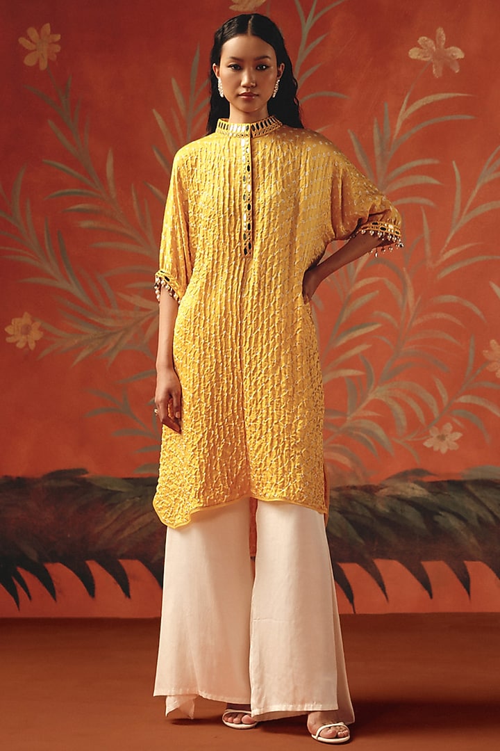 Honeycomb Gajji Silk Bandhani Mirror Work Kurta by Twenty Nine at Pernia's Pop Up Shop