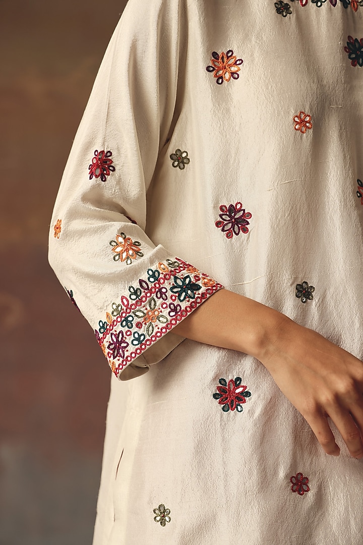 Ivory Moonga Silk Mirror Work Kurta by Twenty Nine at Pernia's Pop Up Shop