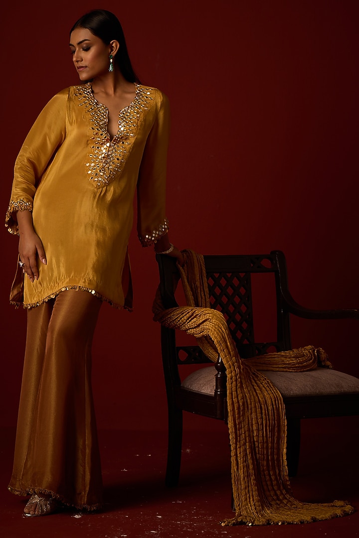 Golden Yellow Crushed Chanderi Dupatta by Twenty Nine at Pernia's Pop Up Shop
