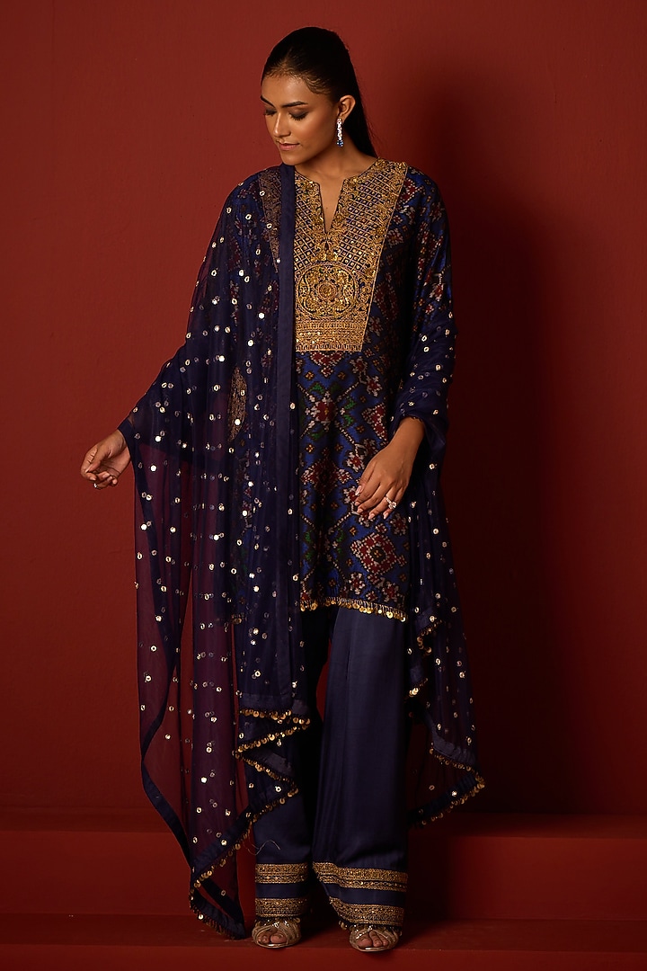 Deep Indigo Patola Marodi Embellished Tunic Set by Twenty Nine at Pernia's Pop Up Shop