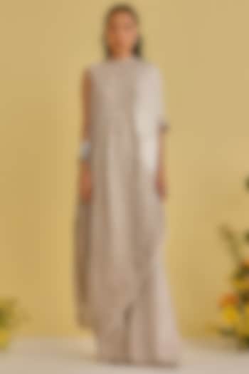Mouse-Colored Gajji Silk Bandhani Shibori One-Sleeves Cape by Twenty Nine at Pernia's Pop Up Shop