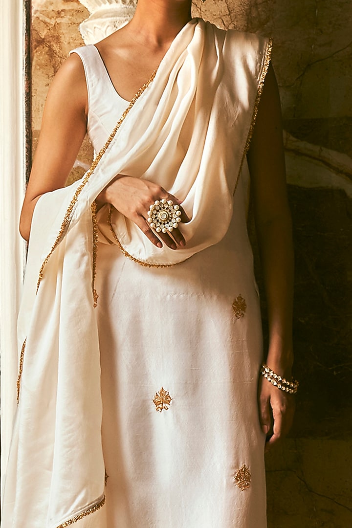 Ivory Dupion Silk Embroidered Kurta Set by The Whole Nine Yards at Pernia's Pop Up Shop