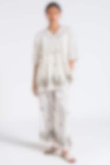 White Printed Top by Two Fold Store at Pernia's Pop Up Shop