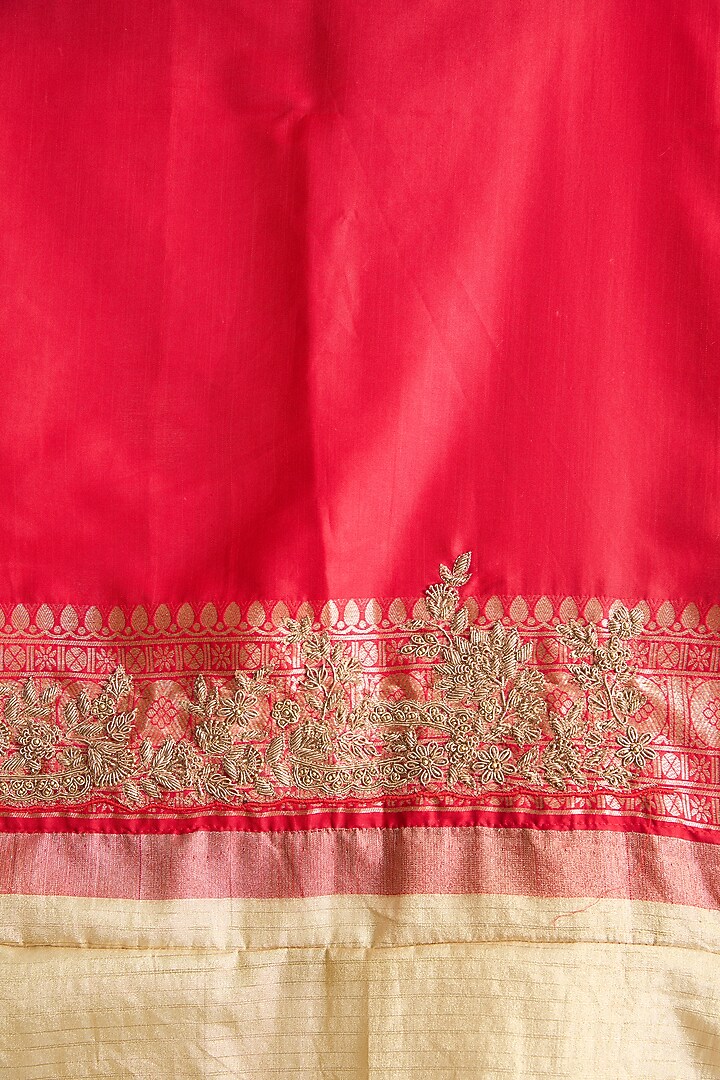White Vegan Silk Ikat Printed & Weave Embroidered Wedding Saree Set by TYAASHU at Pernia's Pop Up Shop