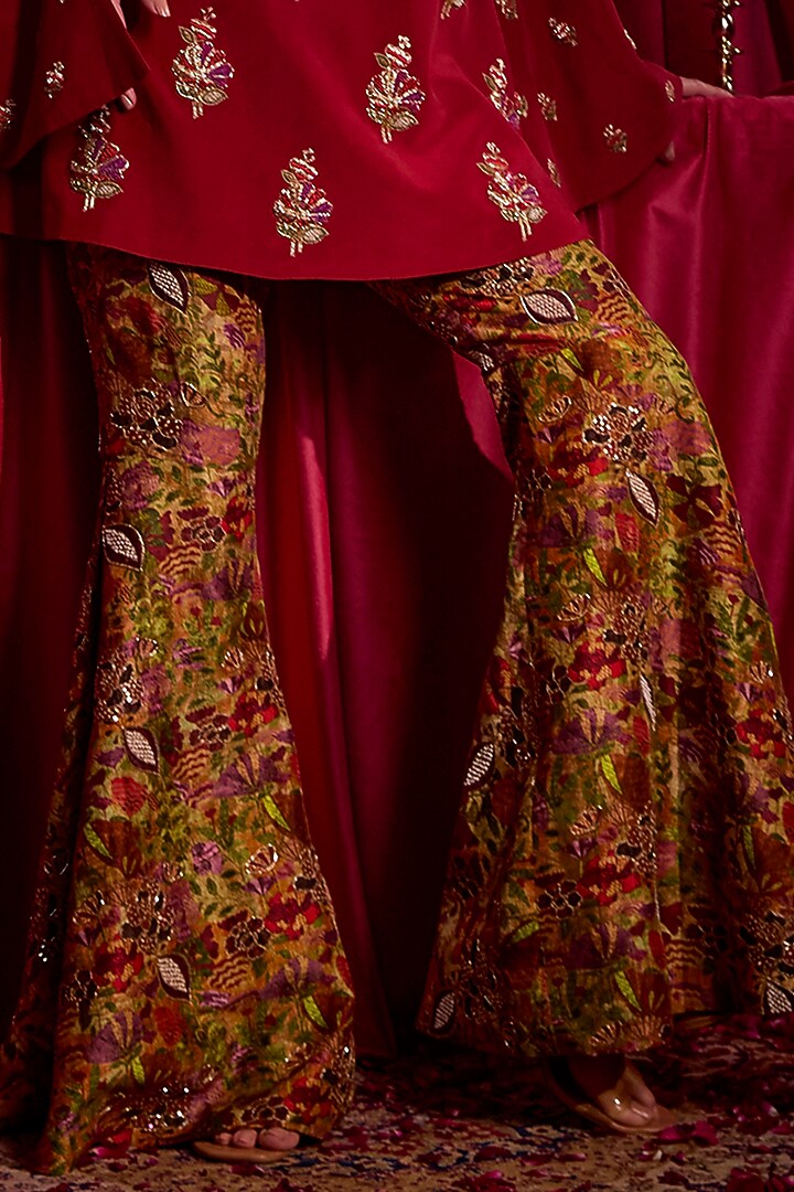 Red Pure Crepe Resham & Zari Embroidered Kurta Set by TYOHAR at Pernia's Pop Up Shop