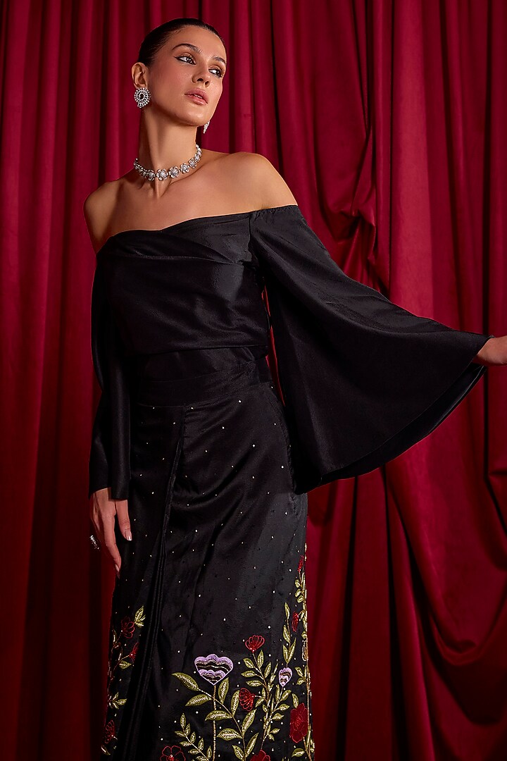 Black Dupion Cutdana Embroidered Co-Ord Set by TYOHAR at Pernia's Pop Up Shop