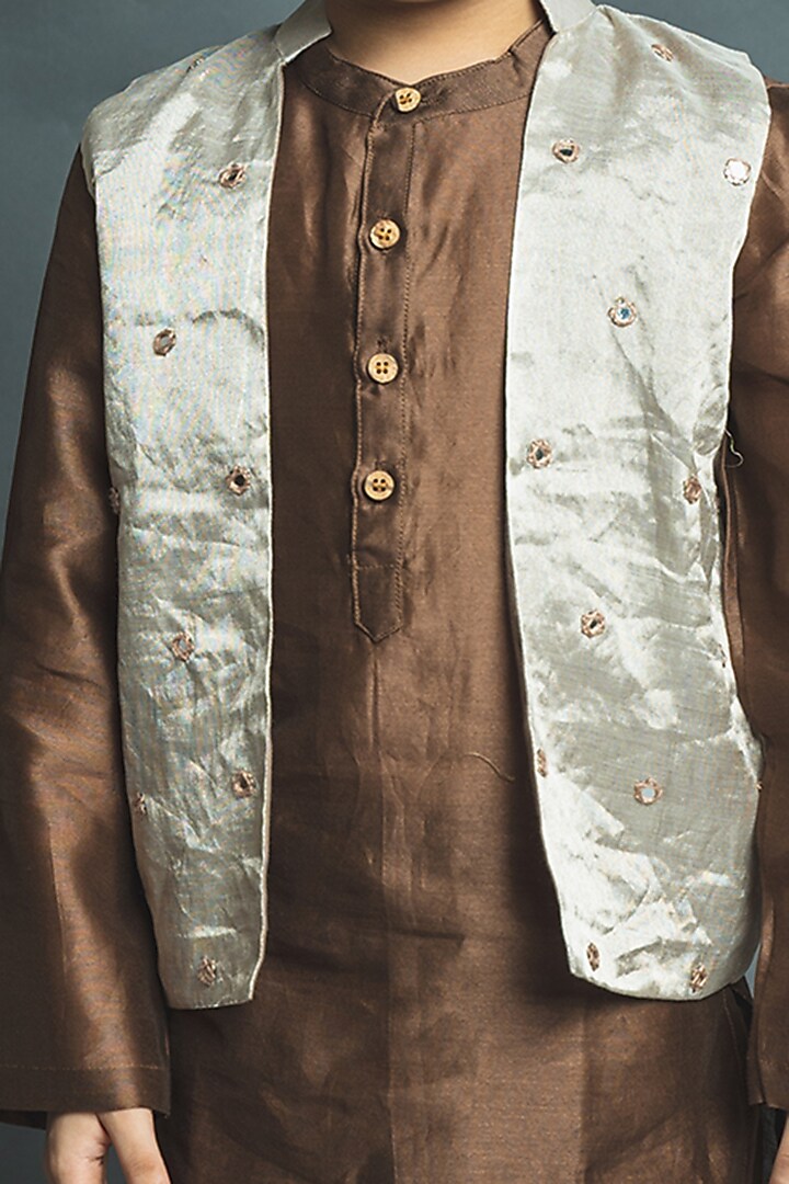 Brown Kurta With Embroidered Nehru Jacket For Boys by Tiny troop at Pernia's Pop Up Shop