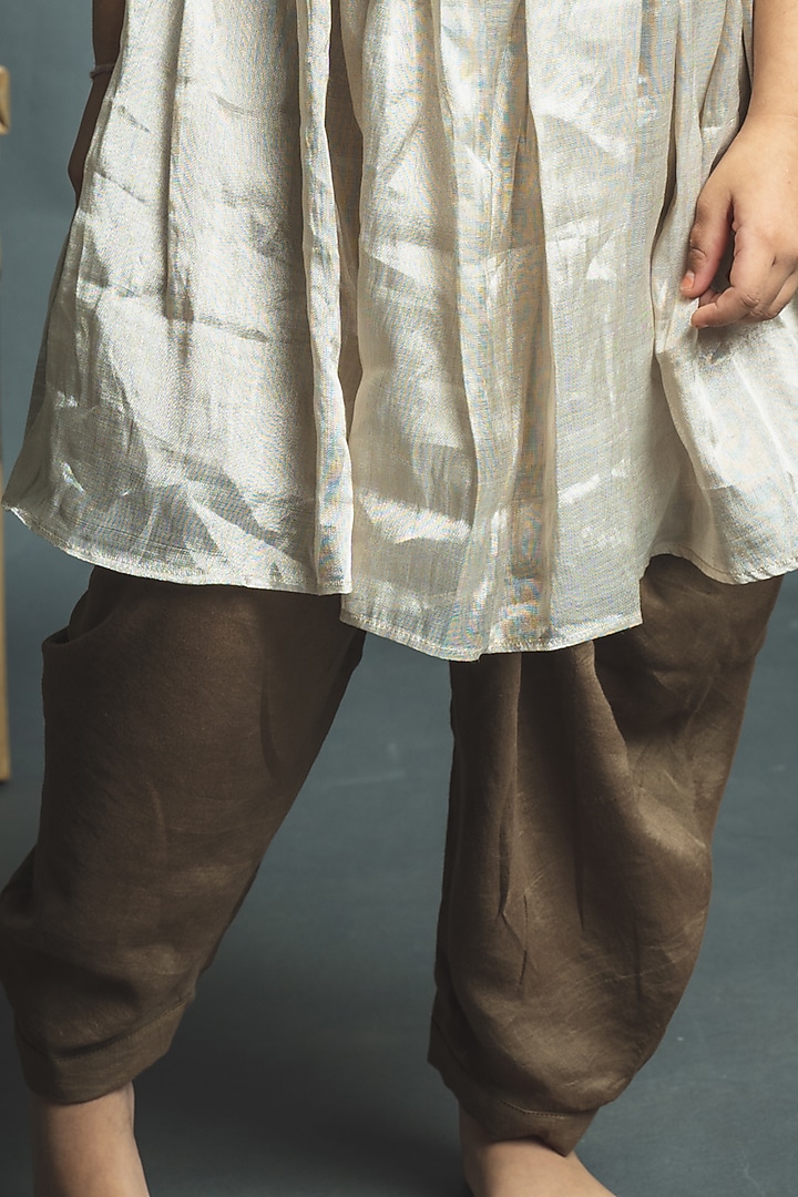 Ivory Mirror Embroidered Kurta Set For Girls by Tiny troop at Pernia's Pop Up Shop