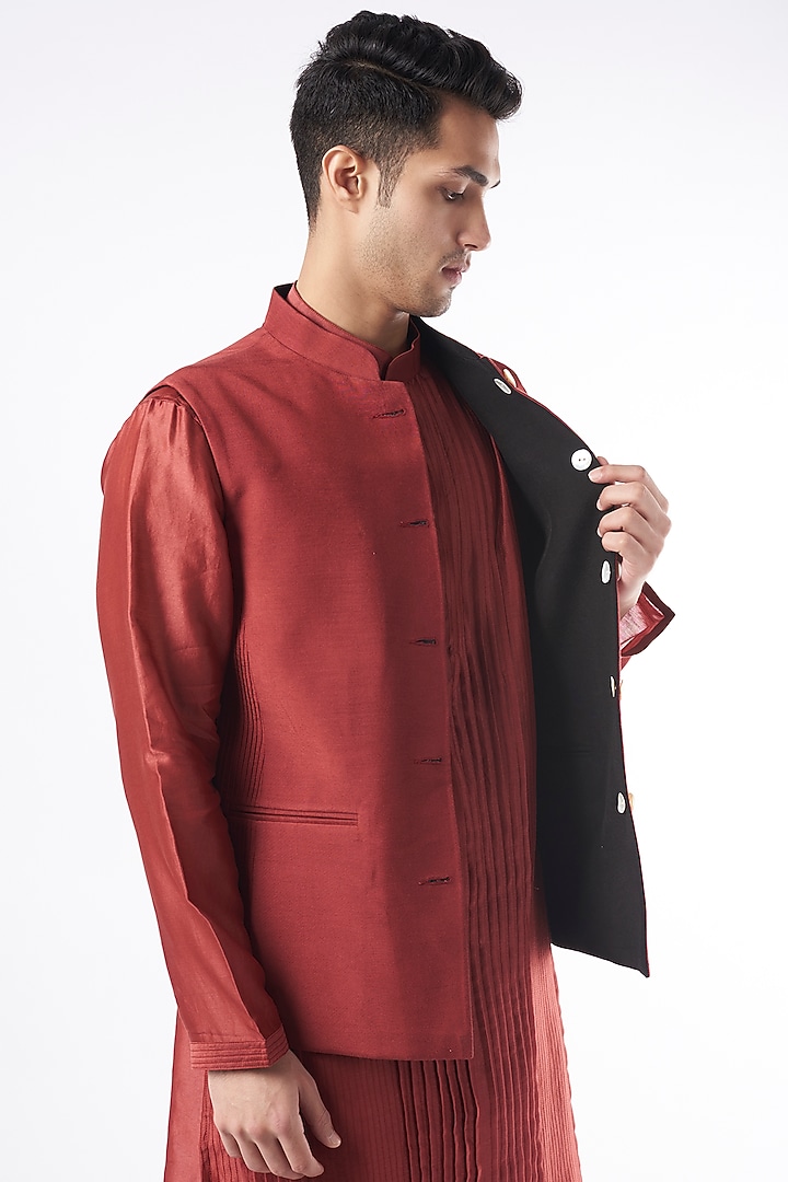 Red Chanderi Silk Kurta Set With Bundi Jacket by DUARA MEN at Pernia's Pop Up Shop