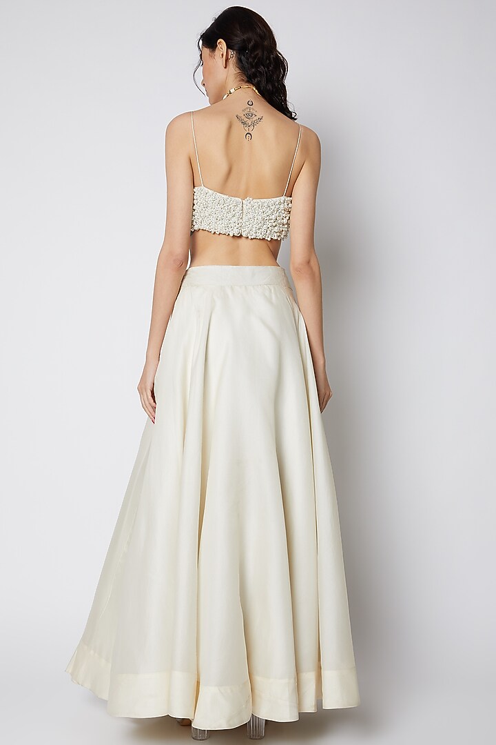 White Silk Structured Wedding Lehenga Set by DUARA at Pernia's Pop Up Shop