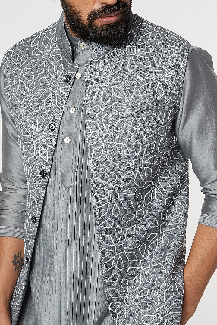 Grey Chanderi Bundi Jacket Set by DUARA Men at Pernia's Pop Up Shop