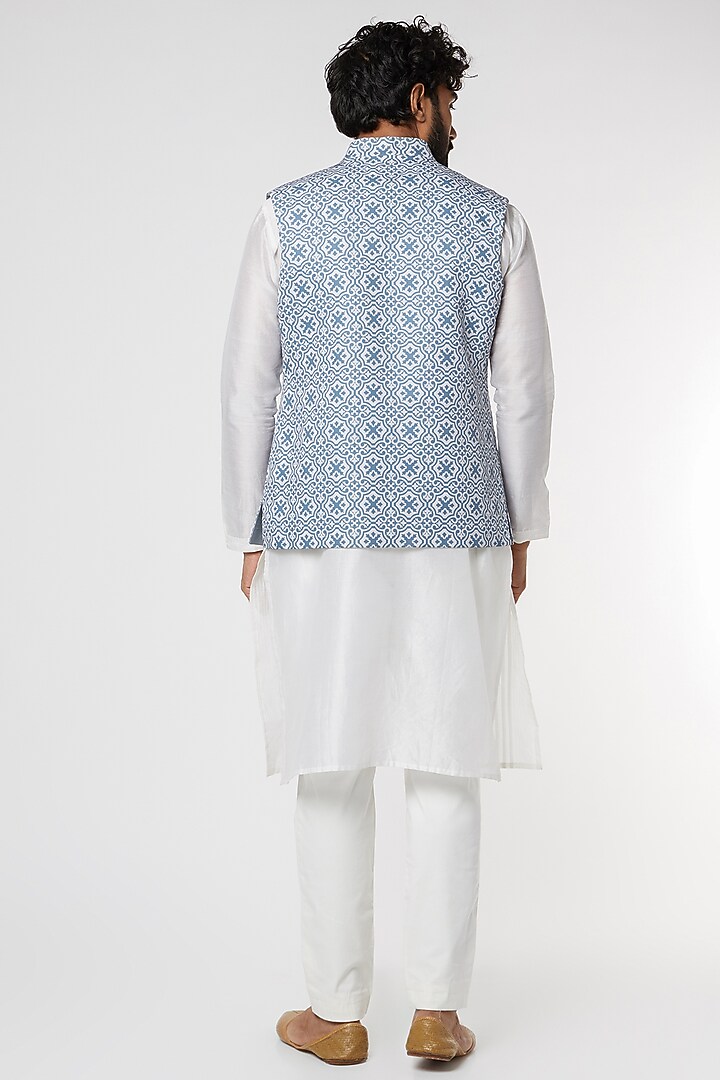 White Pintuck Kurta Set by DUARA Men at Pernia's Pop Up Shop
