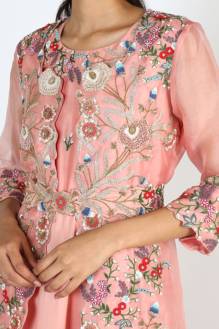 Pink Cape Set With Belt by USHA BAGRI at Pernia's Pop Up Shop