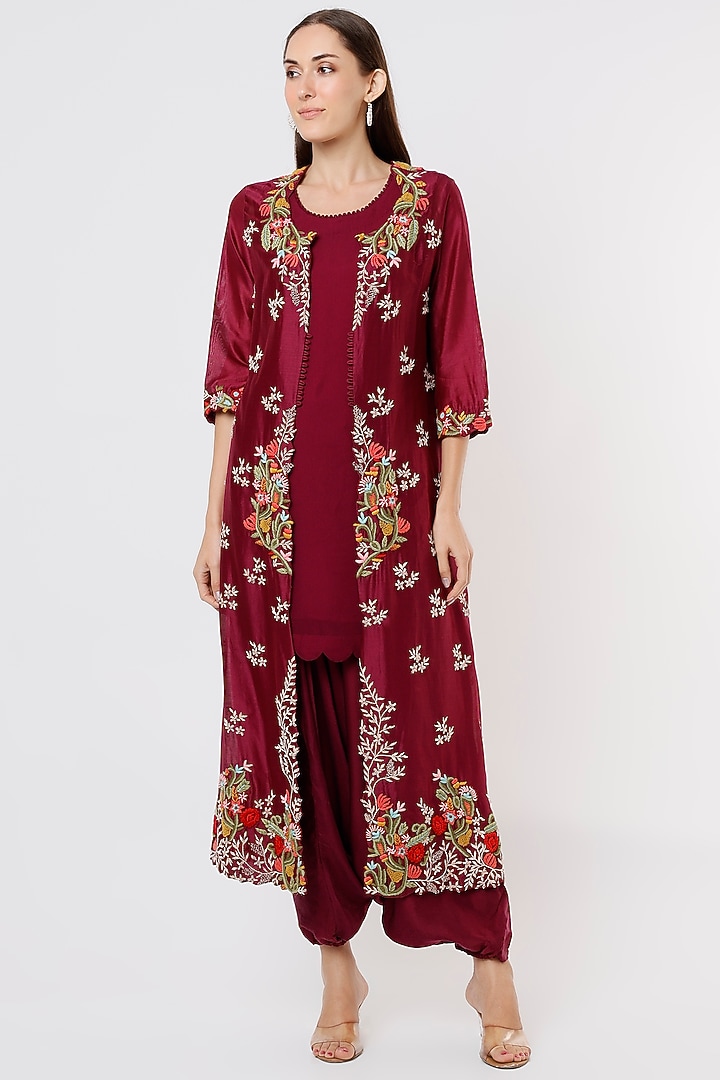 Wine Embroidered Kurta Set by USHA BAGRI at Pernia's Pop Up Shop