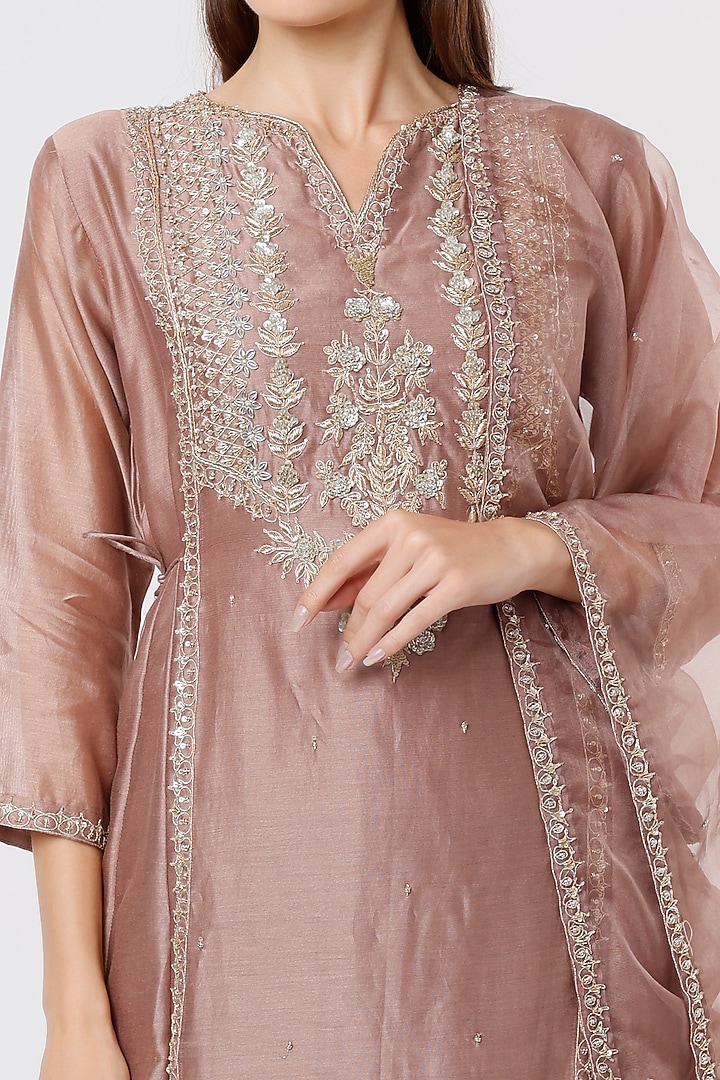 Nude Embroidered Kurta Set by USHA BAGRI at Pernia's Pop Up Shop