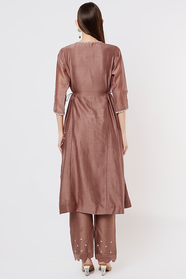 Brown Embroidered Kurta Set by USHA BAGRI at Pernia's Pop Up Shop