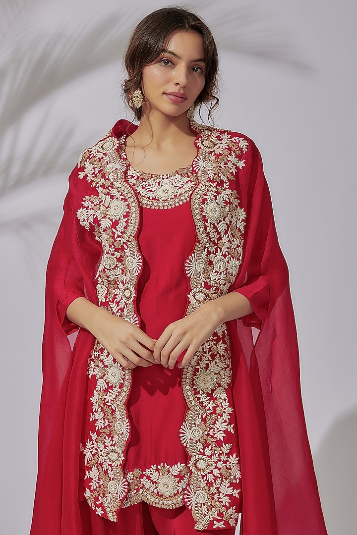 Red Organza Embroidered Cape Set by USHA BAGRI at Pernia's Pop Up Shop
