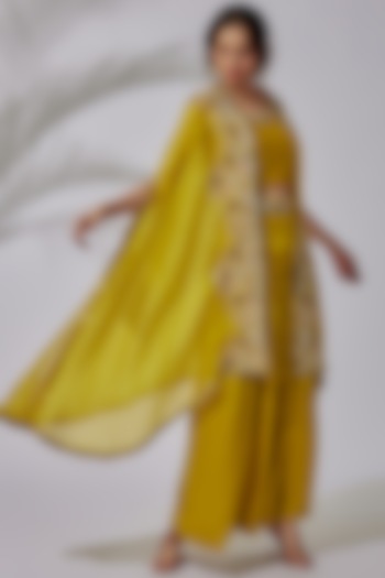 Mustard organza Embroidered Cape Set by USHA BAGRI at Pernia's Pop Up Shop