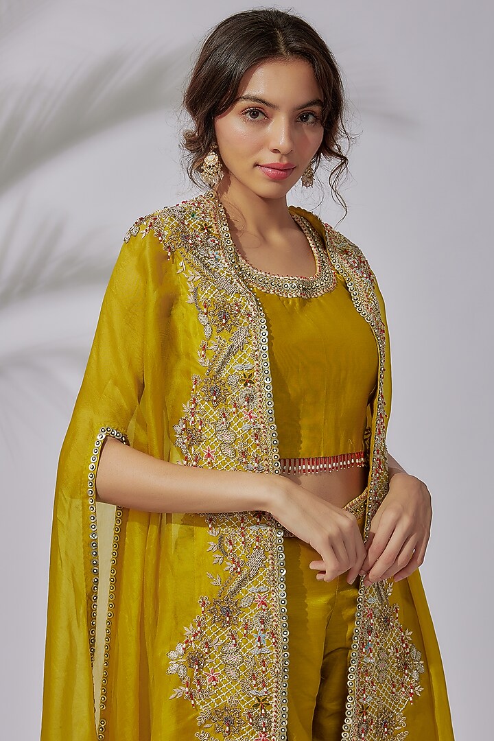 Mustard organza Embroidered Cape Set by USHA BAGRI at Pernia's Pop Up Shop