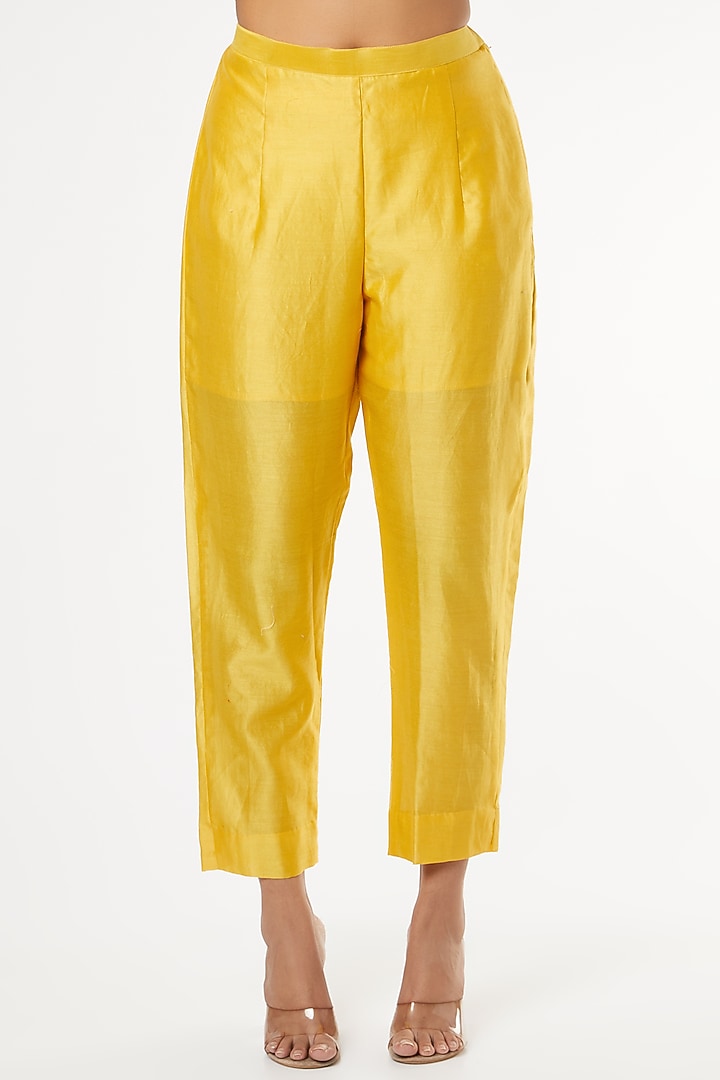Yellow Zardosi Embroidered Kurta Set by USHA BAGRI at Pernia's Pop Up Shop