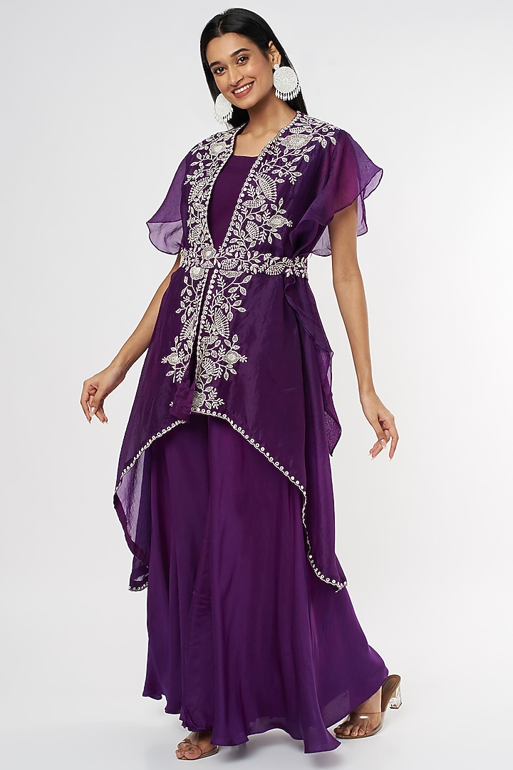 Purple Embroidered Cape Set by USHA BAGRI at Pernia's Pop Up Shop