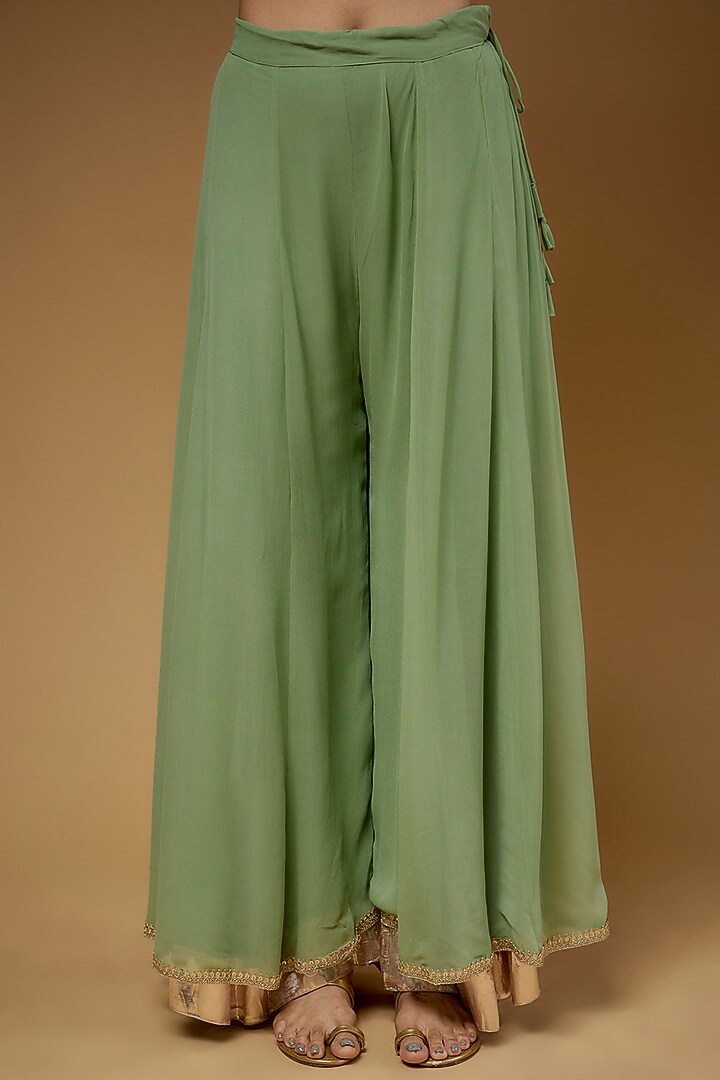 Green Chanderi Embroidered Kurta Set by USHA BAGRI at Pernia's Pop Up Shop