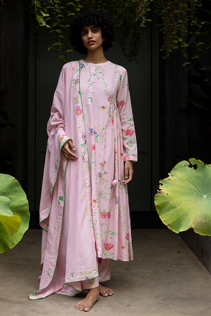 Pink Bamboo Gathered Kurta Set by Uri by Mrunalini Rao