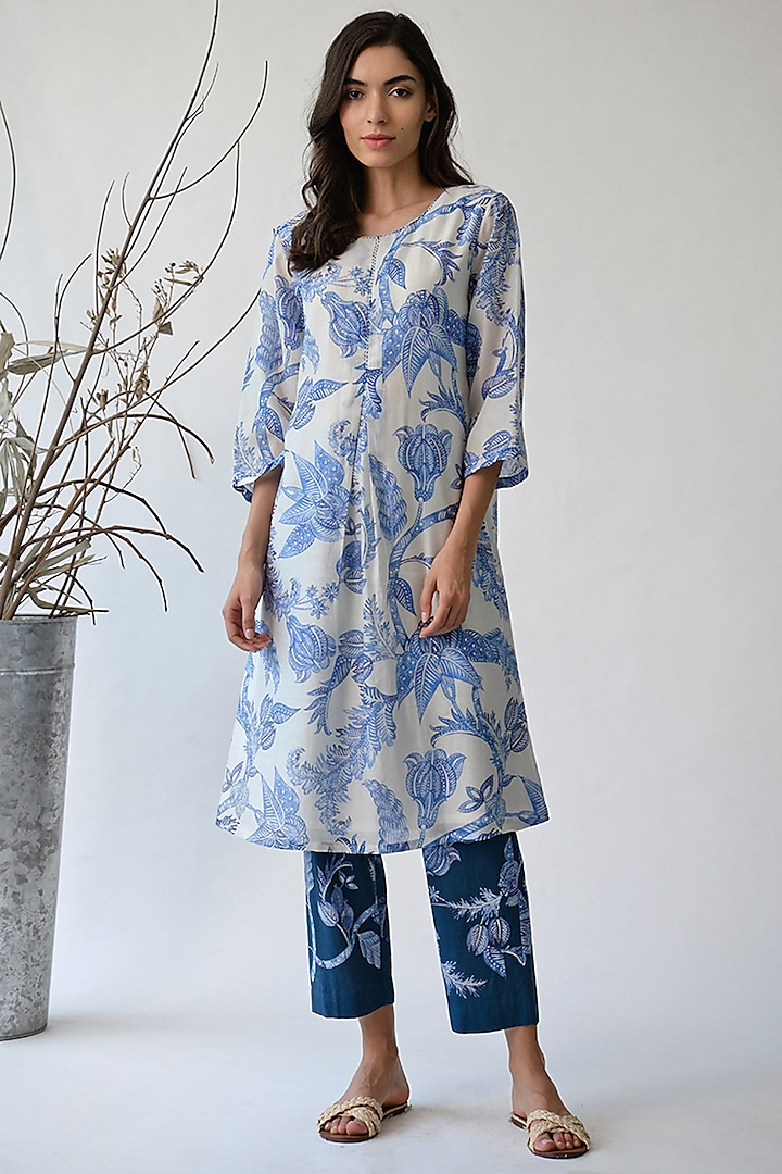 White & Blue Printed Tunic by Umbar By Payal Pratap at Pernia's Pop Up Shop