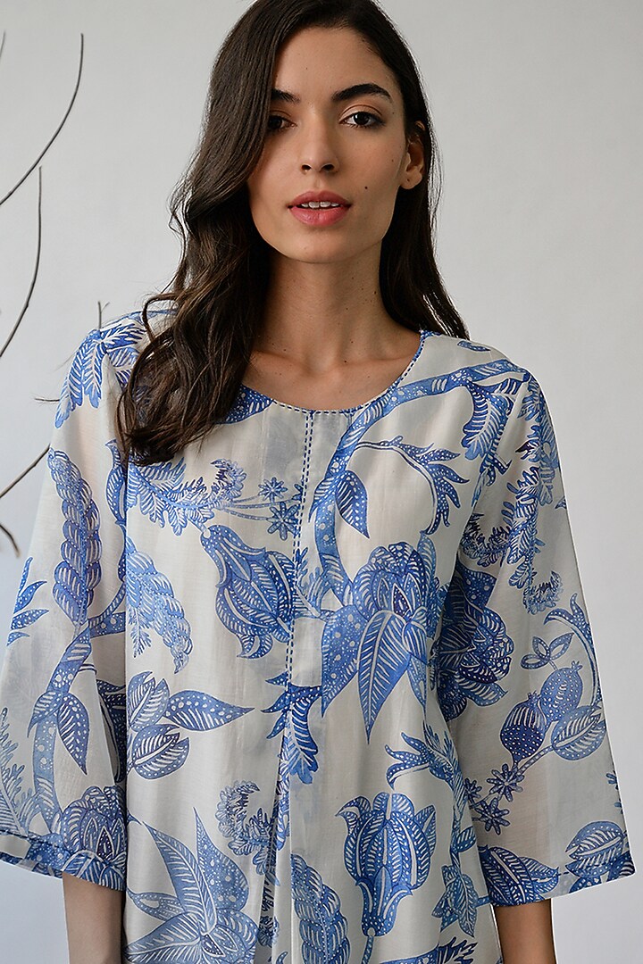 White & Blue Printed Tunic by Umbar By Payal Pratap at Pernia's Pop Up Shop