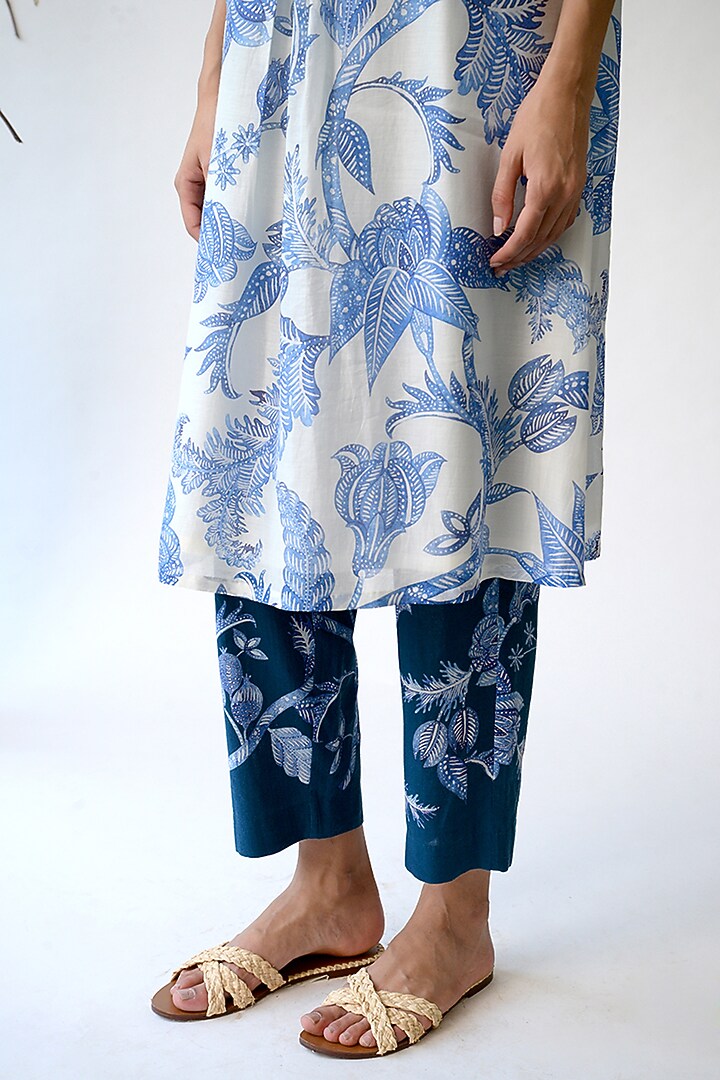White & Blue Printed Tunic by Umbar By Payal Pratap at Pernia's Pop Up Shop
