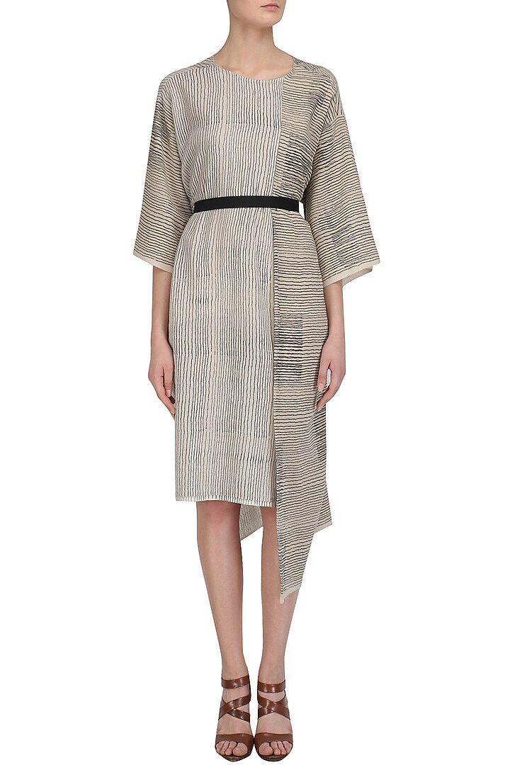 Blush and broken white block print khadi tunic available only at Pernia's Pop Up Shop.