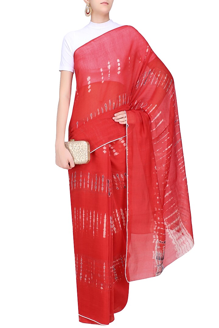 Red and ecru tye and dye saree available only at Pernia's Pop Up Shop.