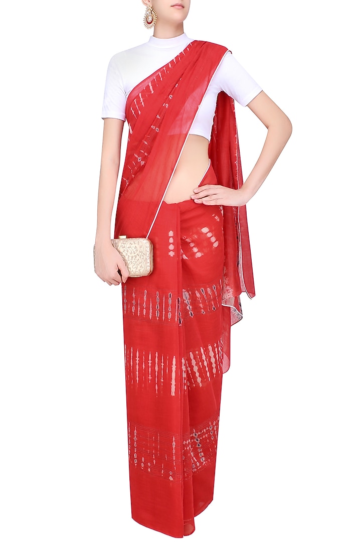 Red and ecru tye and dye saree available only at Pernia's Pop Up Shop.