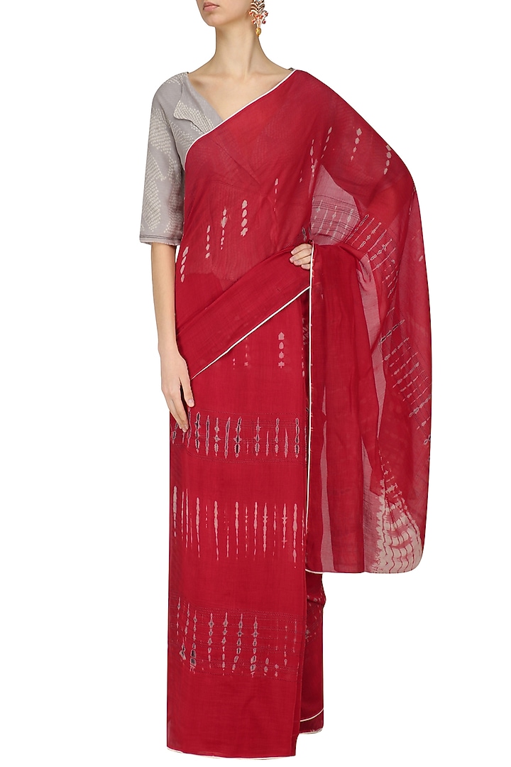 Red tye and dye saree available only at Pernia's Pop Up Shop.