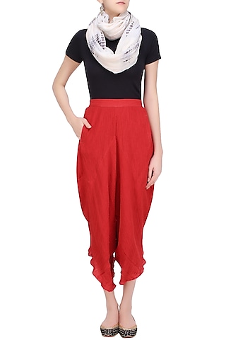 Red Crinkled Dhoti Salwaar Pants by Urvashi Kaur